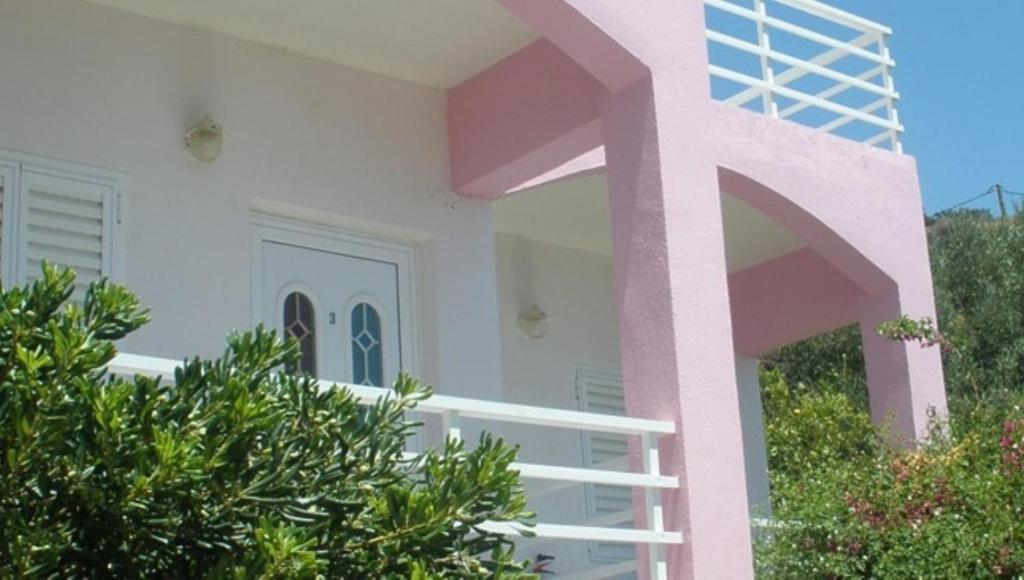 Camelia Plakiás Exterior foto