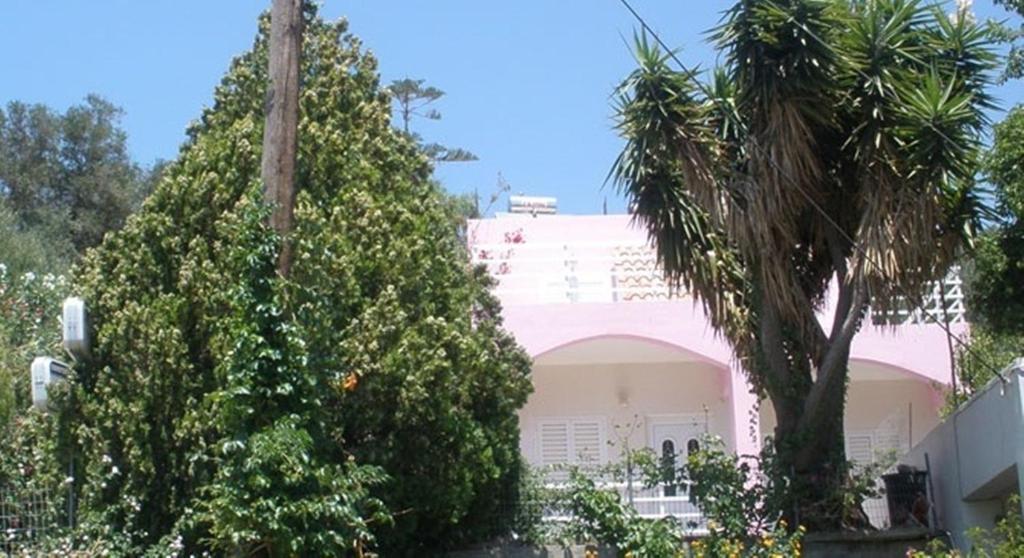 Camelia Plakiás Exterior foto