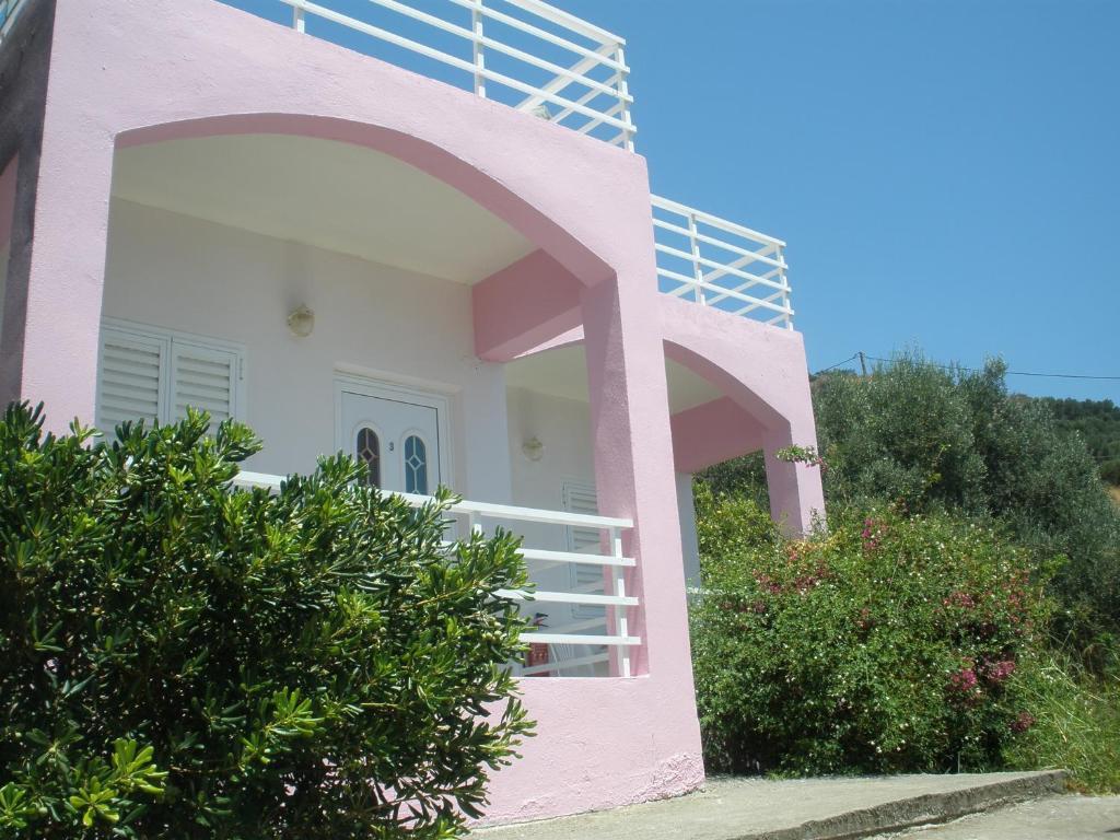 Camelia Plakiás Exterior foto